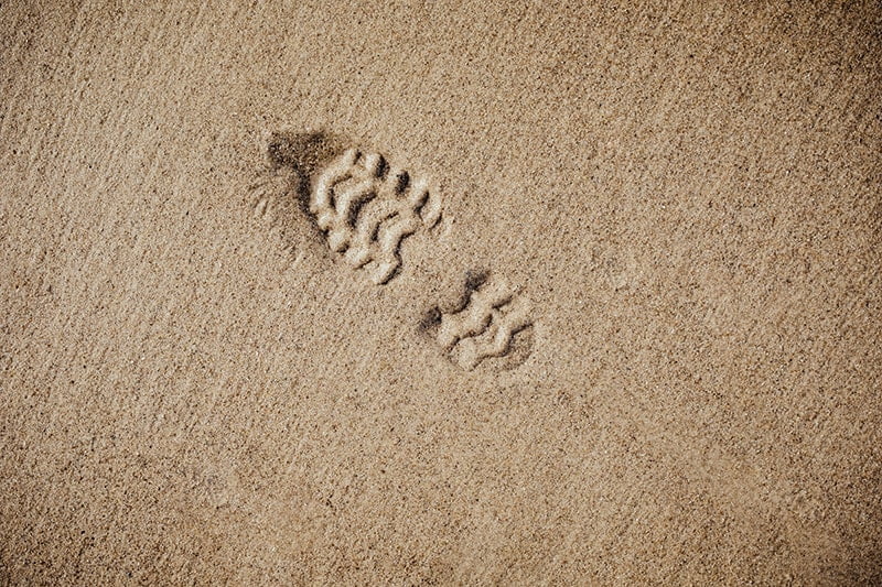 trace de pas dans le sable