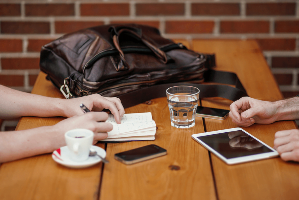 rencontre autour d'une table