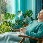 personne qui se détend dans une chaise longue