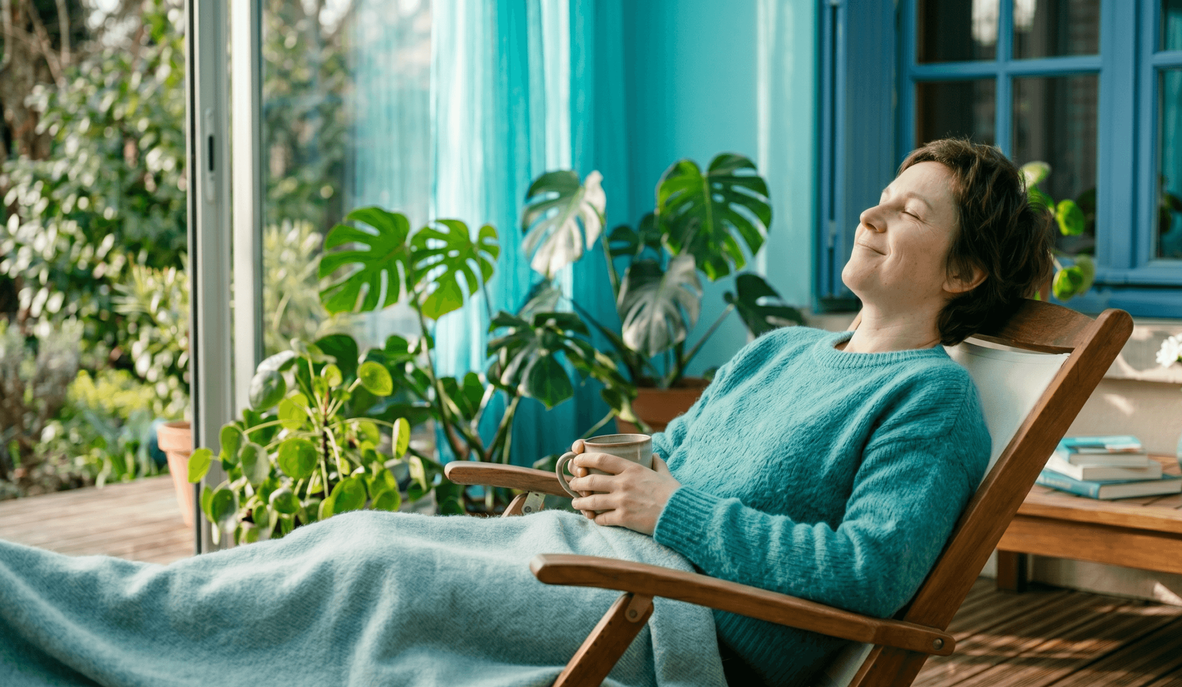 personne qui se détend dans une chaise longue