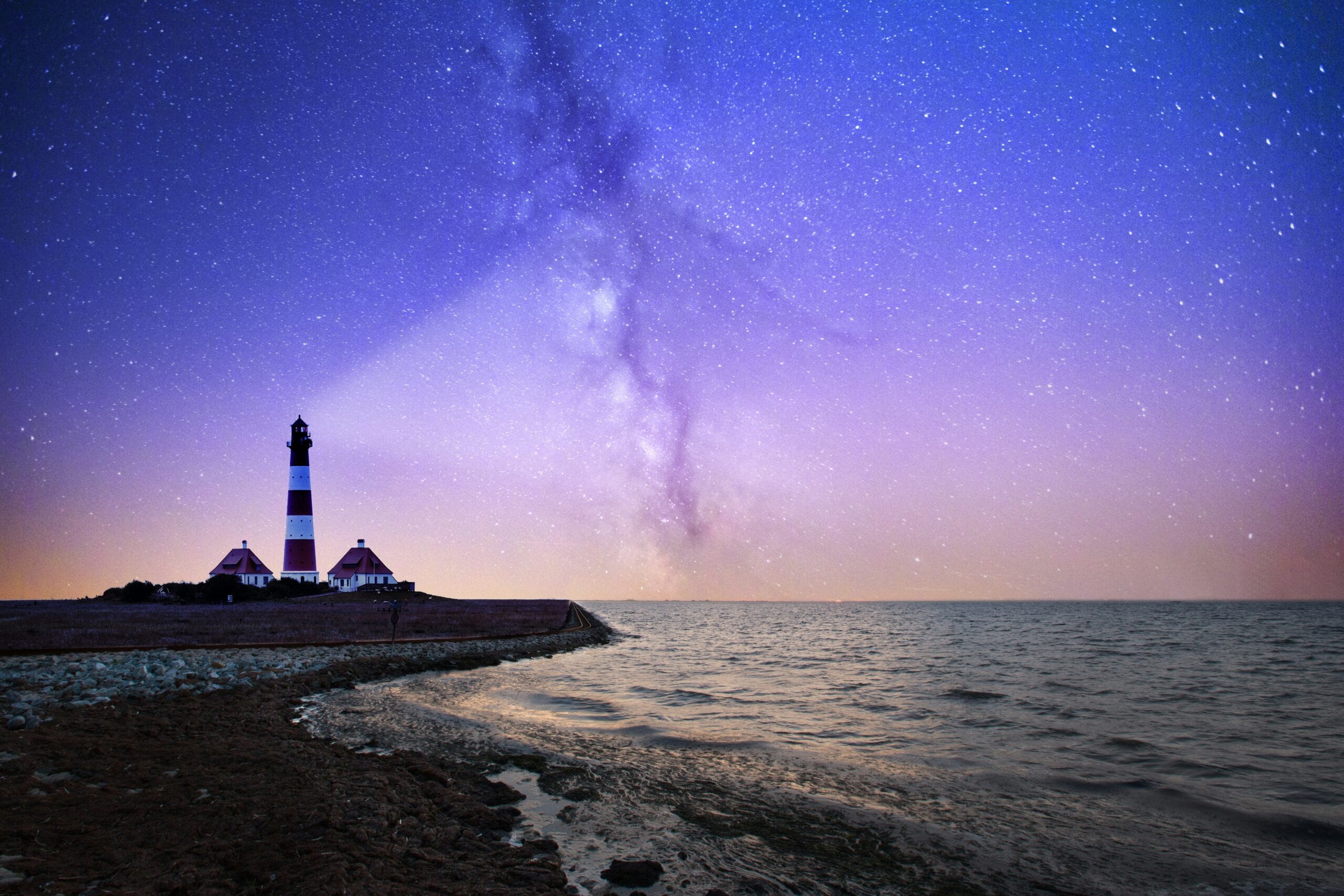 phare en bord de mer
